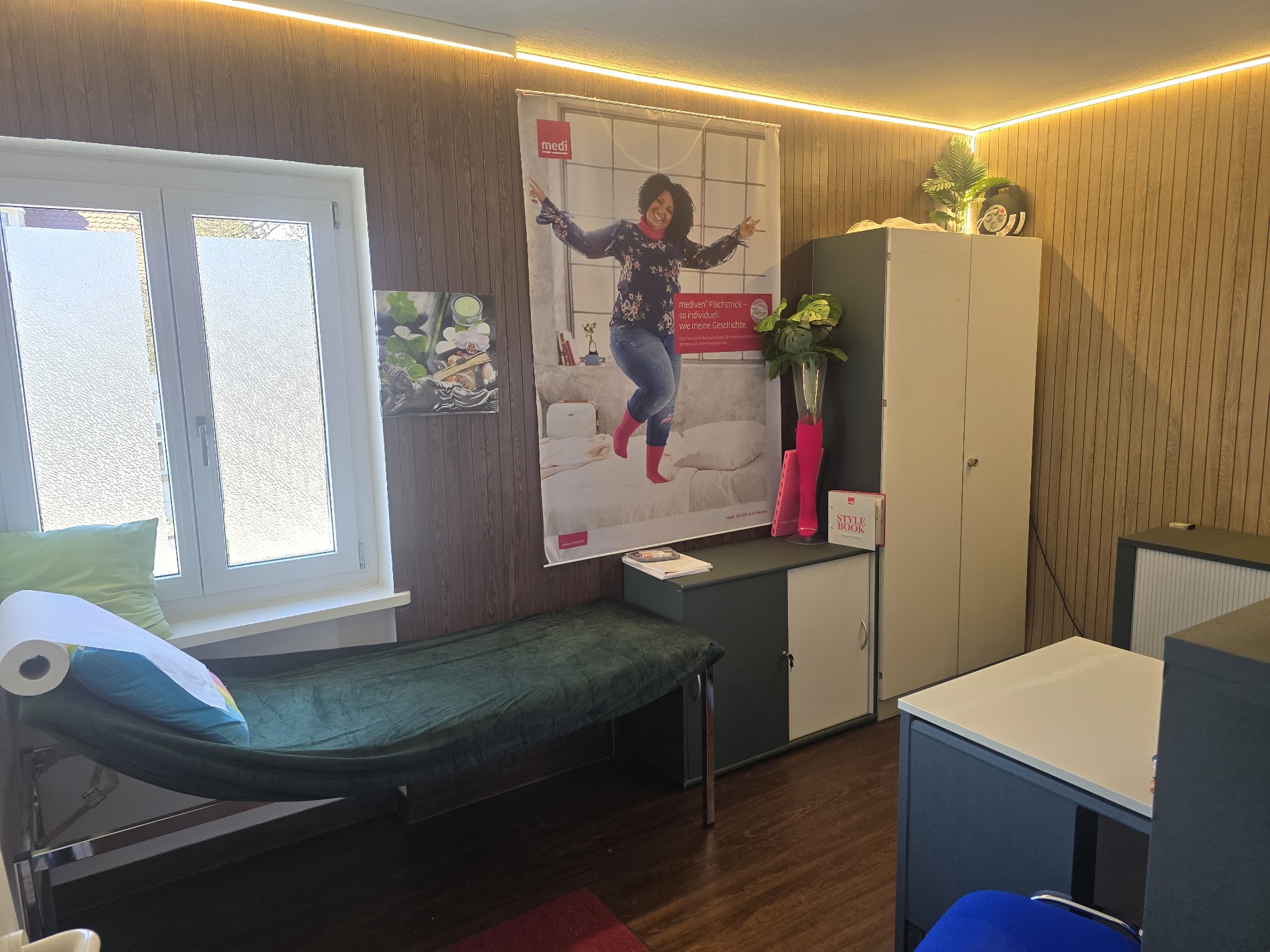Behandlungszimmer mit Liege für die Kompressionsvermessung bei Activ Med Dillingen